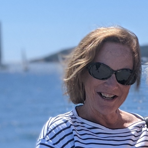 Meet your Posher, Colleen - Picture 2 of 5